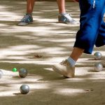 Construire un terrain de pétanque dans son jardin : combien ça coûte ?