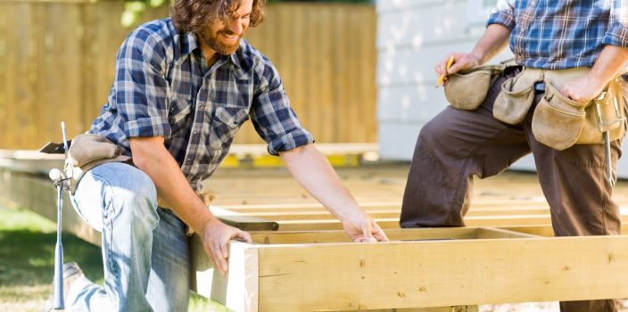 Construire un ponton de jardin : Étapes cruciales à ne pas manquer