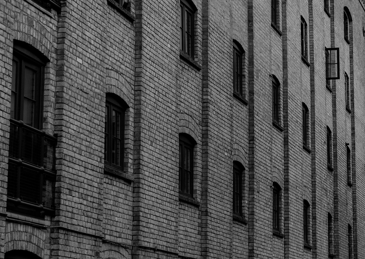 découvrez tout sur les murs de soutènement : leur utilité, les différents types disponibles, ainsi que des conseils d'installation pour renforcer la stabilité de votre terrain.